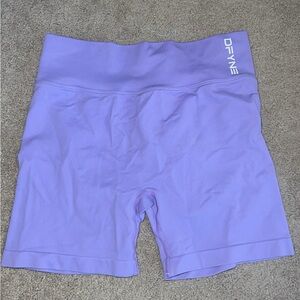 dfyne dynamic shorts!